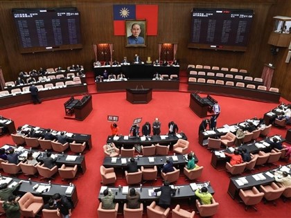 青年基本法立院三讀　18歲公民權入法、設百億青年發展基金