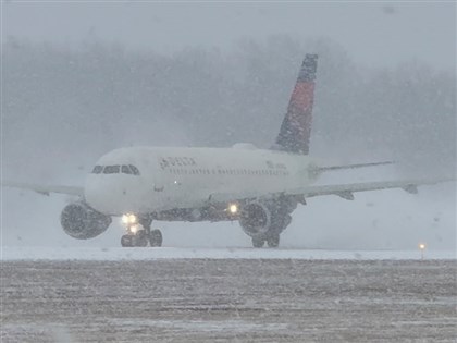 冬季風暴襲美國東北部　逾千航班取消誤點交通大癱瘓