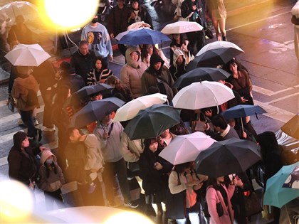 早安世界》今各地短暫回溫明天再轉冷 元旦後冷氣團南下低溫探11度