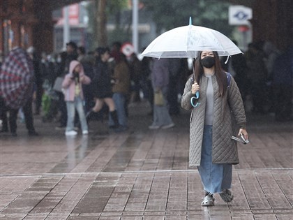 早安世界》元旦冷氣團南下愈晚愈冷　2日低溫下探10度、高山可能有零星降雪