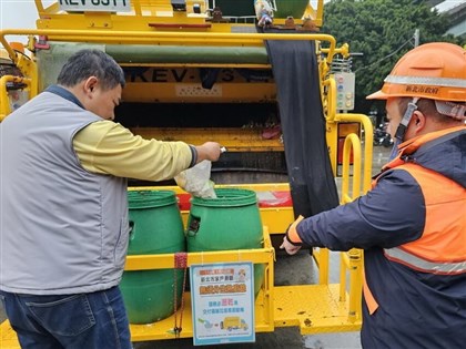 新北家戶廚餘不分生熟　新制上路元旦起瀝乾就收
