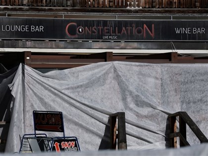 瑞士酒吧跨年火災多人仍命危　檢方初判煙火蠟燭肇禍