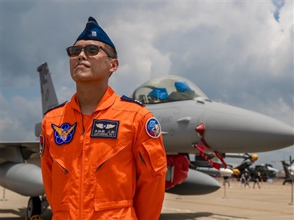 F-16V失事資訊彙整　飛官辛柏毅喊高度下掉、預計跳傘【不斷更新】