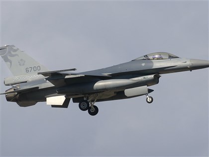 飛官:克服空間迷向 靠飛行員心理素質信賴儀表數據