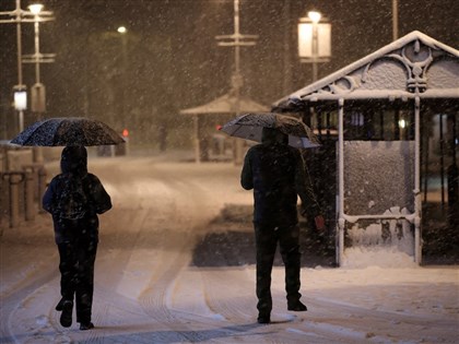 冬季風暴席捲歐洲多國　數十萬家庭嚴寒中停電