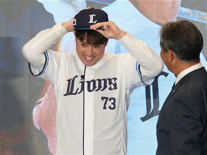 林安可投手入選野手旅外罕見　餅總：證明打擊天賦