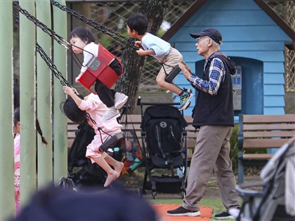 2025年台灣正式邁入超高齡社會　新生兒數再創新低