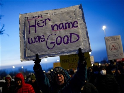 美移民執法行動釀女子死亡　明尼蘇達州抗議情緒升溫