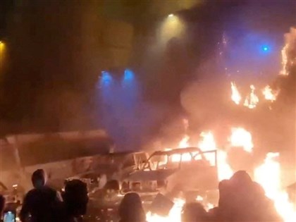 伊朗深夜再爆反政府示威　川普：德黑蘭「麻煩大了」