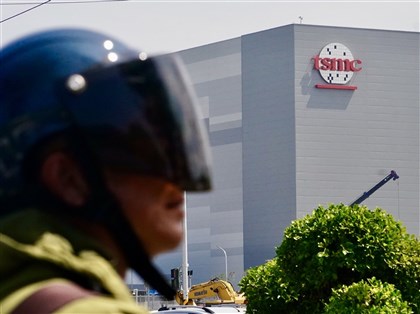 台積電2奈米擴產量產　三星、英特爾急追正面對決