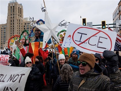 ICE擊斃美國公民　明尼阿波利斯示威29人遭逮