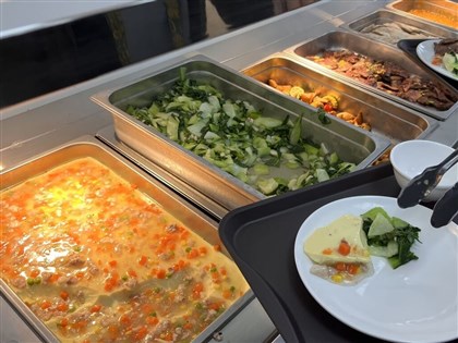 雄鷹基地首日菜單曝光  菜色多元少油兼顧蛋白質