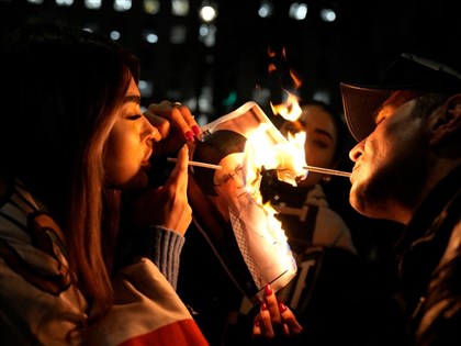 伊朗血腥鎮壓示威數百死　多國民眾集結聲援