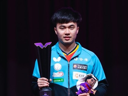 林昀儒完勝張禹珍　隔798天再奪WTT男單冠軍