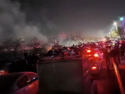 伊朗抗議潮延燒　彭博分析：國家現有形式撐不過今年