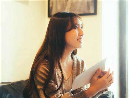 日花閃爍緊急加印　作家温若喬盼美麗台語廣流傳