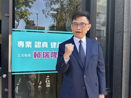 民進黨高雄市長初選勝出　賴瑞隆：大家是高雄隊