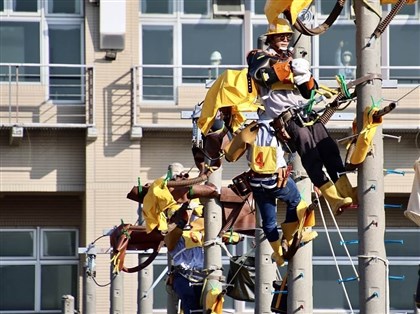 台電版奧運登場  水球好手與女性員工同場切磋