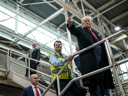 聲援伊朗民眾　川普稱美對伊朗貿易國關稅措施生效