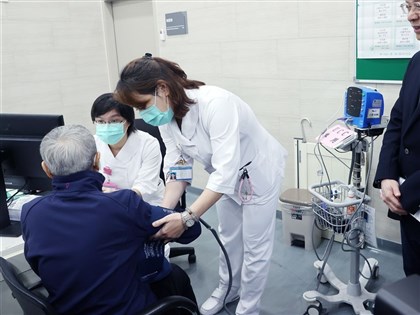 春節就醫免衝急診　假日急症中心、特別門診開診時間一次看