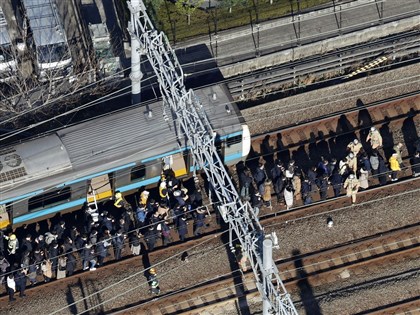 JR山手線、京濱東北線停電交通大亂一上午　上班族擠爆車站