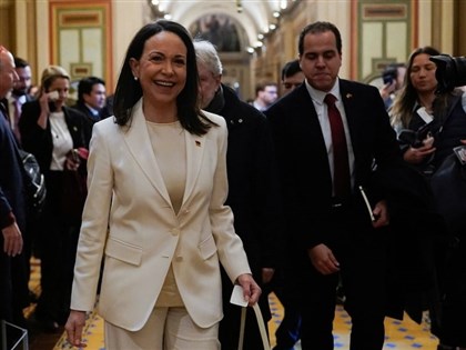 馬查多赴白宮會川普　獻諾貝爾和平獎章爭取影響力