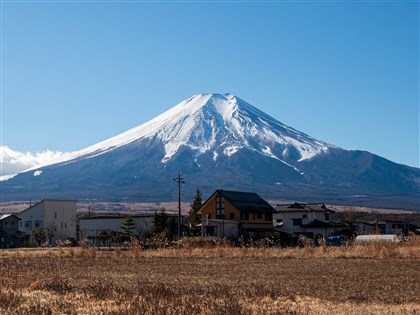 中國人又違規爬富士山叫救援  日本民眾火大籲嚴懲