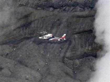 阿蘇觀光直升機尋獲墜毀機體　駕駛乘客安危待確認