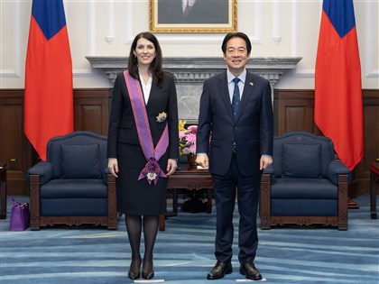 總統頒授捷克前眾議長艾達莫娃　特種大綬景星勳章