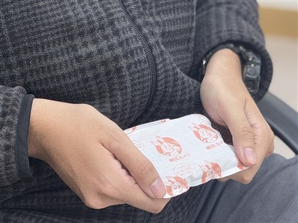暖暖包放胸口9小時致脫皮　醫師：低溫燙傷冬天常見