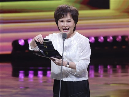 被爆炸聲嚇到摀耳朵　沈春華PO影片憶主播生涯「經典鏡頭」