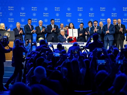 川普「和平理事會」正式成立　達沃斯簽署創始憲章