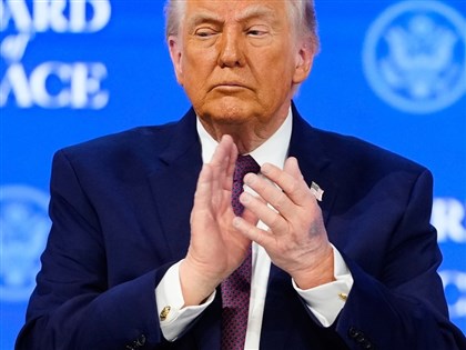 川普手上現瘀青引揣測　自稱撞到桌子駁健康傳聞