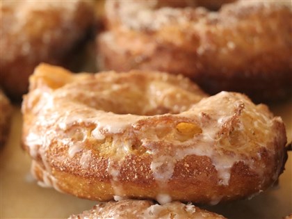 帶6歲孩子外帶遭要求站門外 北市中山商圈甜甜圈店禁12歲以下惹議