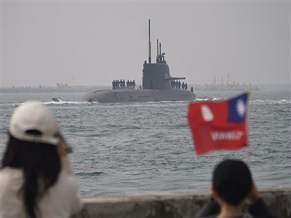 海鯤號第6次海測　軍事迷搶拍[影]