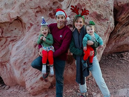 霍諾德與桑妮簽書會一見鍾情　克服愛與攀岩取捨考驗結連理