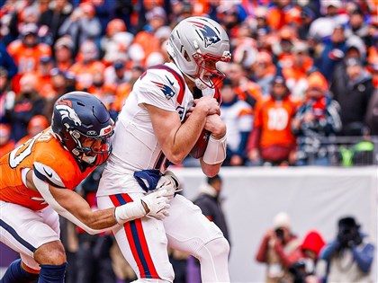NFL愛國者10比7險勝野馬　暴風雪中拿下超級盃門票