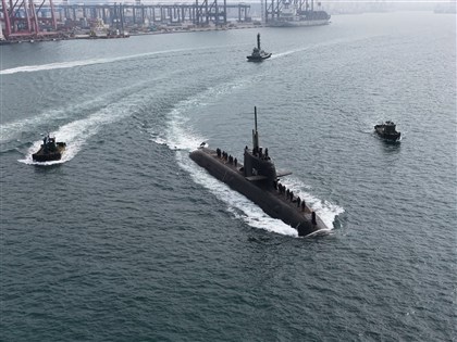 台船：海鯤號順利完成3項淺水潛航前置海上測試[影]