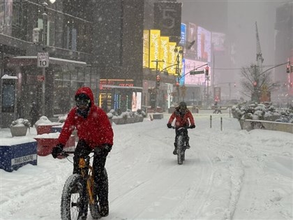 冰風暴持續 美國中西部到東岸上萬班機取消
