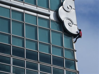 防霍諾德攀101意外直播　Netflix抓10秒緩衝隨時斷訊