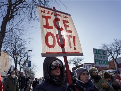 移民執法再釀死　川普拒評開槍是否恰當、稱政府檢討中