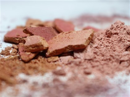 化妝品使用年齡下降　選購要注意什麼？如何辨別危險成分？QA彙整