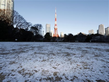 日本東京旅遊下雪怎麼辦?走路「企鵝步」防滑、雙手別都插口袋