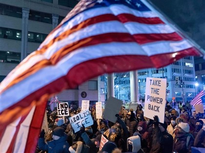 群星怒吼反ICE　凱蒂佩芮、怪奇比莉點名行動