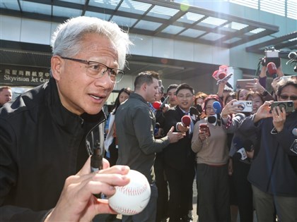 黃仁勳抵台 稱Vera Rubin需求強勁供應鏈進展順利