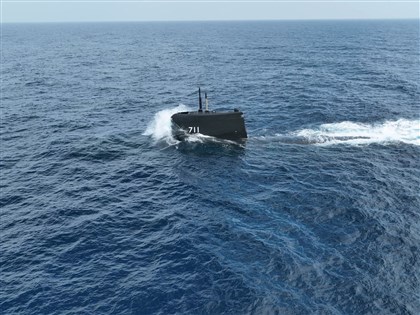 台船：海鯤號再度執行淺水潛航測試　完成預設目標