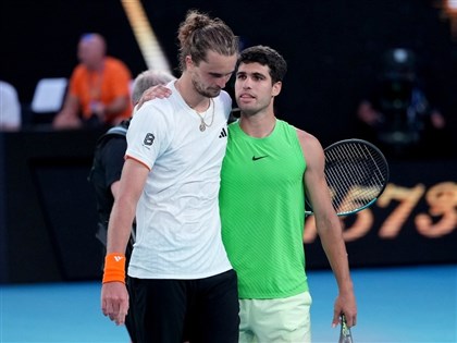 艾卡拉茲鏖戰5盤擊倒茲韋列夫　挺進澳網決賽