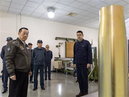 顧立雄視導軍備局202廠　籲落實工安強化國防自主