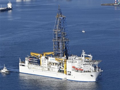日本南鳥島深海試掘成功　地球號回收大量含稀土泥