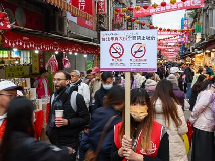 年貨大街擬設戶外吸菸室 北市:先與中央溝通法規